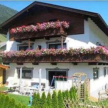 Pension Kristall Neustift im Stubaital Luaran gambar